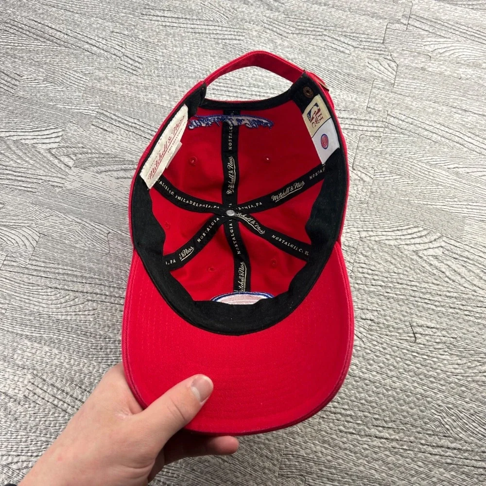 Vintage Mitchell and Ness Detroit Pistons Hat Cap Strap Back Adjustable Red Mens